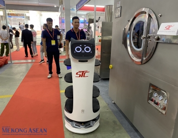 Robot, công nghệ y tế thông minh tại triển lãm Vietnam Medi-Pharm 2025