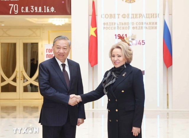 Tổng Bí thư Tô Lâm và Chủ tịch Hội đồng Liên bang, 555win tải app Liên bang Nga Valentina Matviyenko chụp ảnh chung. Ảnh: TTXVN.
