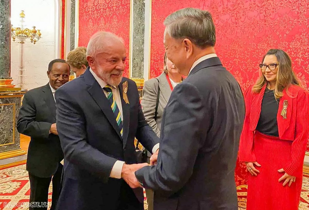 Tổng Bí thư Tô Lâm tiếp xúc song phương với Tổng thống Brazil Luiz Inácio Lula da Silva. Ảnh: Báo Quốc tế.