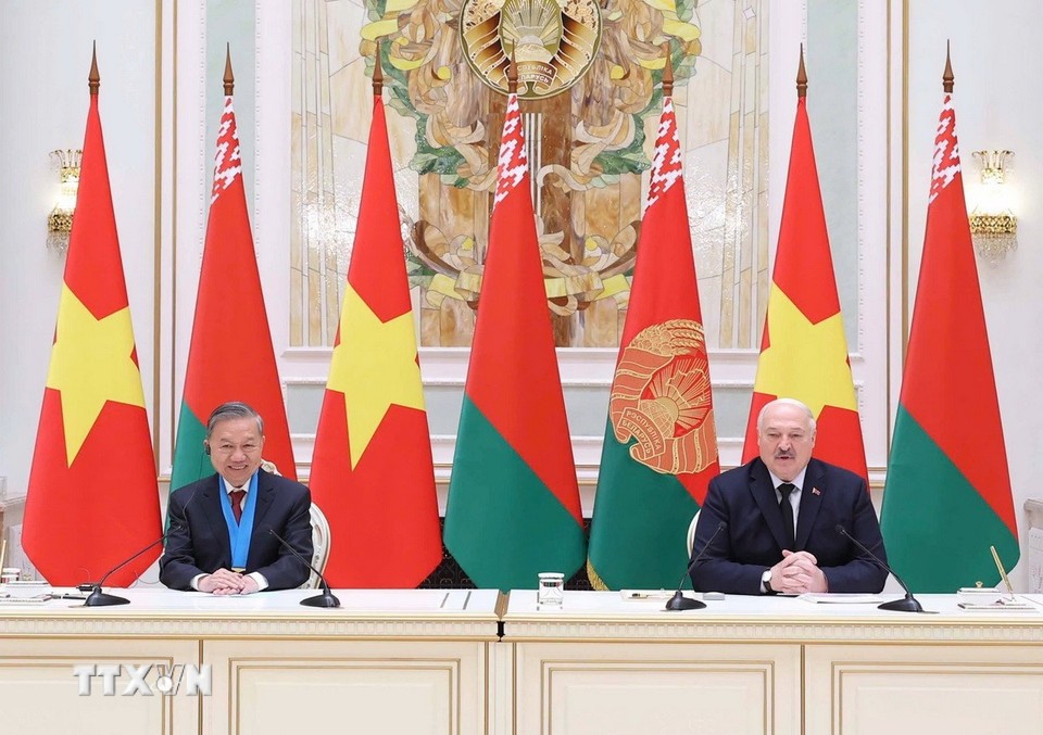 Tổng Bí thư Tô Lâm và Tổng thống Belarus Aleksandr Lukashenko phát biểu với báo chí. Ảnh: TTXVN.
