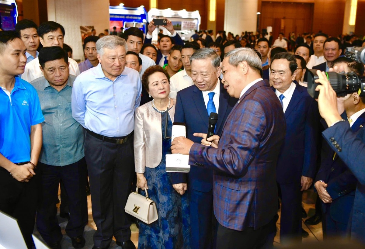 Tổng Bí thư Tô Lâm nêu 'bộ tứ trụ cột' giúp đất nước cất cánh