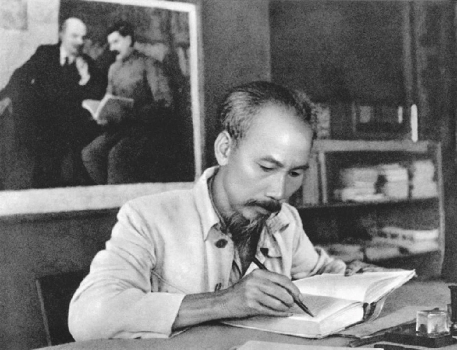Tổng Bí thư Tô Lâm: 'Bác vẫn cùng chúng cháu hành quân'