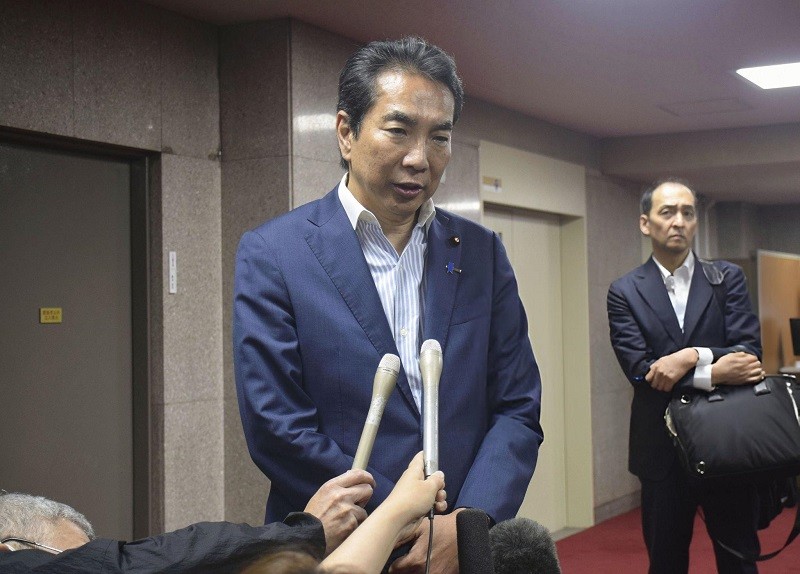 Bộ trưởng Taku Eto tại Tokyo ngày 19/5. Ảnh: Kyodo News