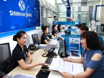 Shinhan Việt Nam mang dịch vụ ngân hàng đến chợ truyền thống