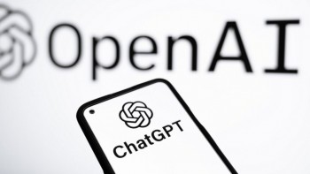 OpenAI mua lại công ty của cựu giám đốc thiết kế Apple