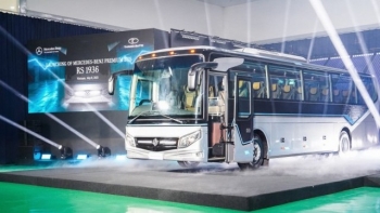 Thaco Auto xuất khẩu xe bus Mercedes-Benz sang Thái Lan