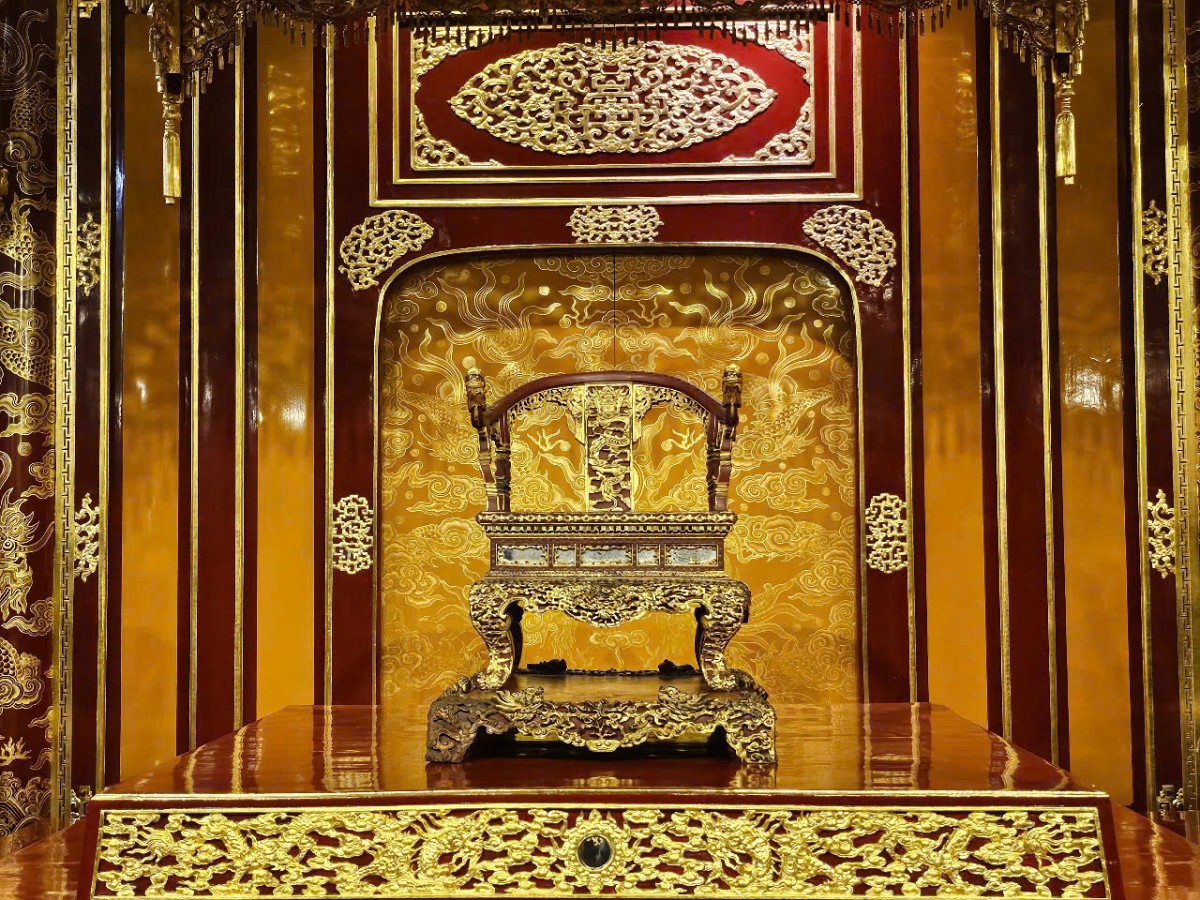 Ngai vua ở điện Thái Hòa. Ảnh: VGP.