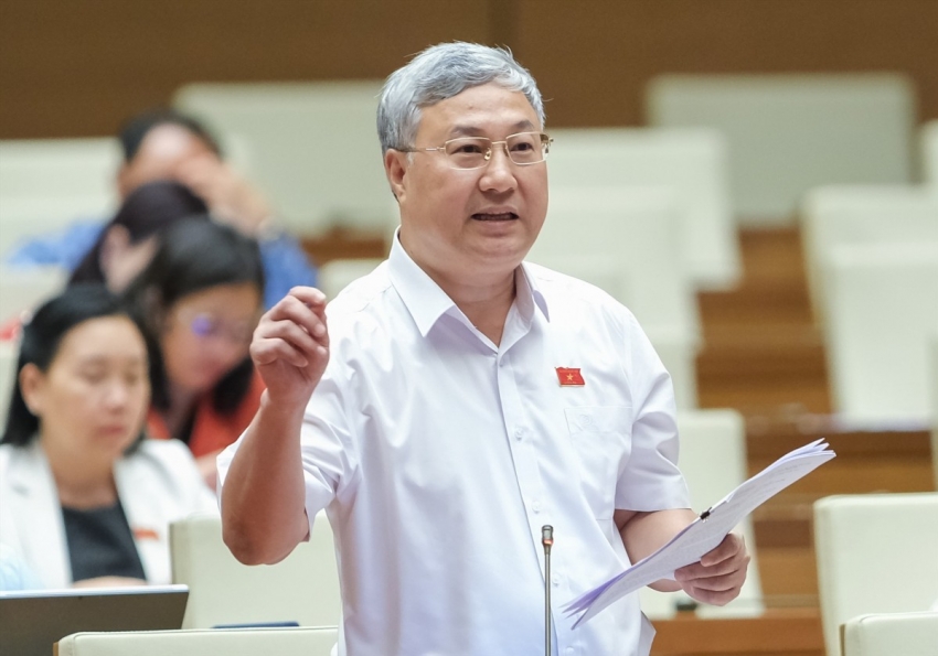 'Phung phí tiền ngân sách vào các dự án nhỏ lẻ, khi cần làm việc lớn lại khó khăn'