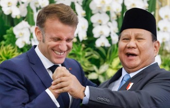 Tổng thống Pháp Macron hội đàm với Tổng thống Indonesia