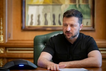 Tổng thống Ukraine mời ông Trump và ông Putin họp thượng đỉnh