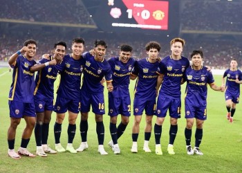 Sao Myanmar tỏa sáng, ASEAN All-Stars đánh bại Man United