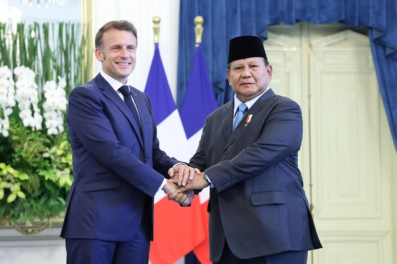 Ông Macron và ông Subianto tại Dinh Tổng thống Merdeka ngày 28/5. Ảnh: Facebook/@Prabowo Subianto