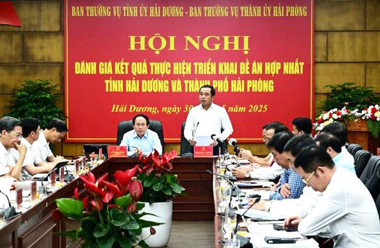 Ông Trần Đức Thắng, Bí thư Tỉnh ủy Hải Dương phát biểu tại hội nghị.