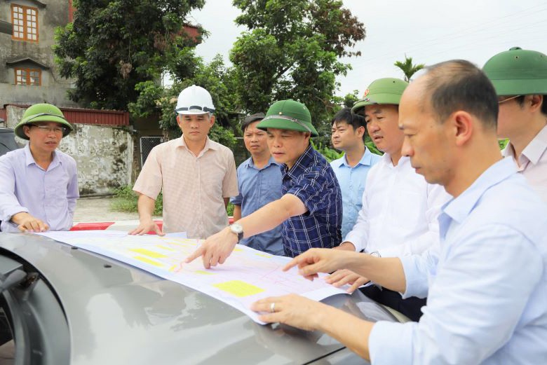Chủ tịch UBND tỉnh Hải Dương kiểm tra Dự án nâng cấp, mở rộng đường tỉnh 391 đoạn từ thành phố Hải Dương đến đường trục Đông - Tây, tỉnh Hải Dương, tại thành phố Hải Dương.
