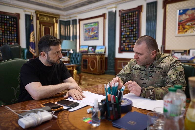 Ông Zelensky và người đứng đầu Cơ quan An ninh Ukraine (SBU), ông Vasyl Malyuk tại Kiev ngày 2/6. Ảnh: X/@ZelenskyyUa