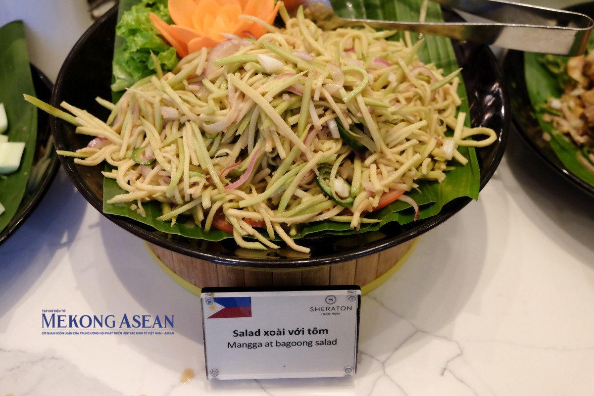 Salad xoài tôm. Salad xoài tôm.