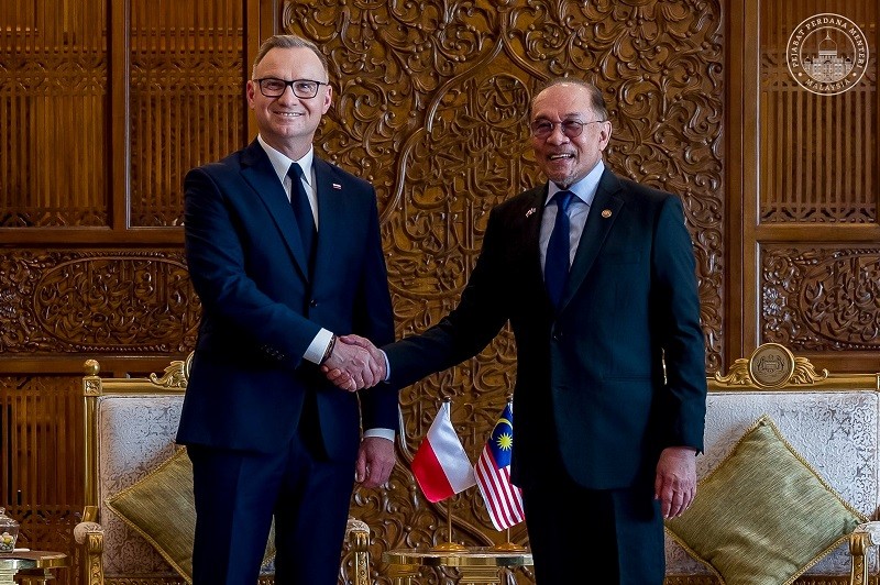 Ông Andrzej Duda và ông Anwar Ibrahim tại Văn phòng Phiên bản chính thức của 555Win Malaysia. Ảnh: Facebook/@Anwar Ibrahim