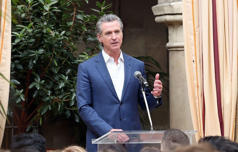 Thống đốc Gavin Newsom tại Los Angeles ngày 26/3. Ảnh: Getty