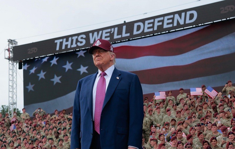 Tổng thống Trump tại căn cứ quân sự Fort Bragg, bang North Carolina ngày 10/6. Ảnh: Getty