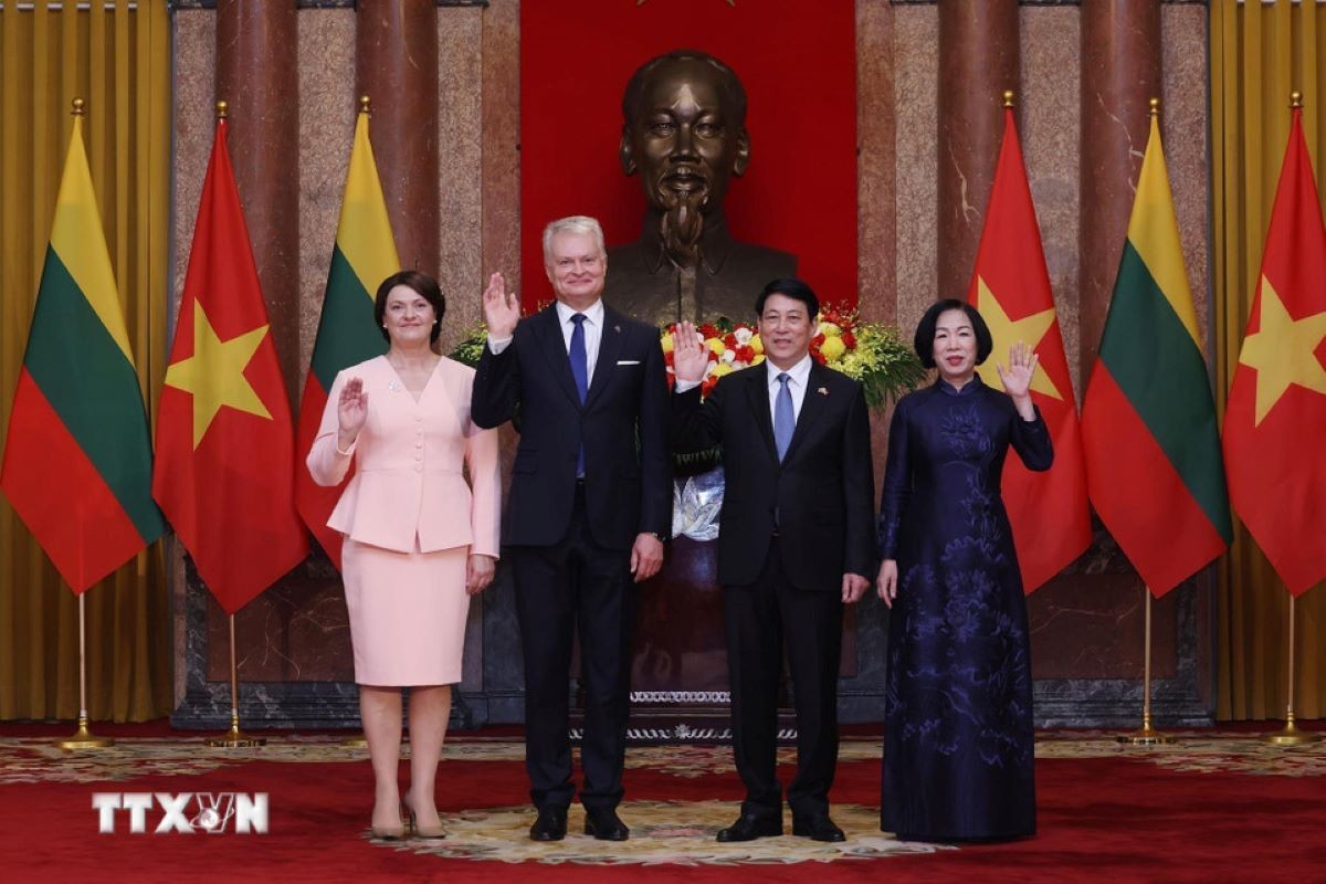Chủ tịch nước Lương Cường chủ trì lễ đón Tổng thống Lithuania