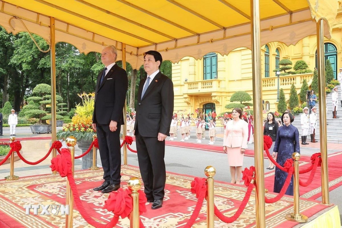 Chủ tịch nước Lương Cường chủ trì lễ đón Tổng thống Lithuania
