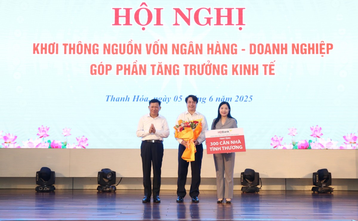HDBank trao tặng 2.000 căn nhà tình thương trong 5 tháng đầu năm