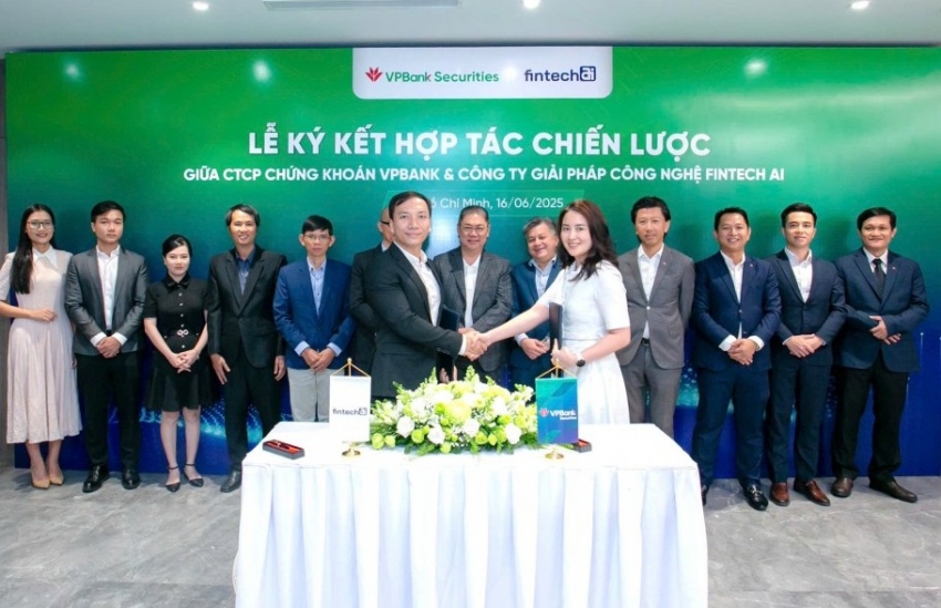 VPBankS và Fintech AI ra mắt StockGuru: Cuộc cách mạng AI trong đầu tư chứng khoán