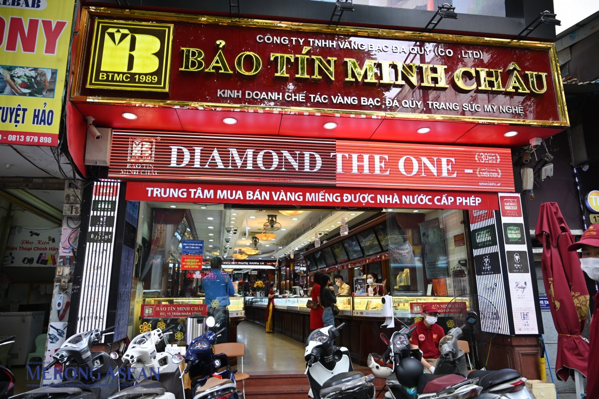 Giá vàng miếng nhích nhẹ, vàng nhẫn chia phe