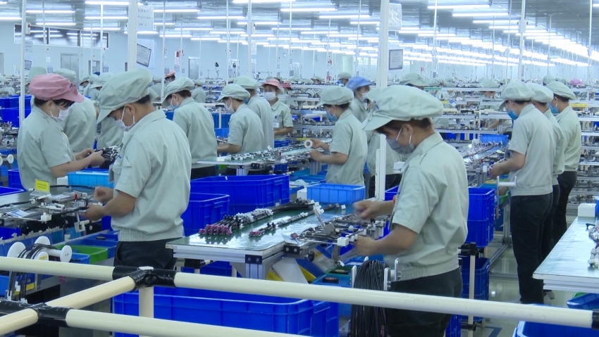 Việt Nam nhập khẩu gần 200 tỷ USD hàng hóa trong nửa đầu năm 2025