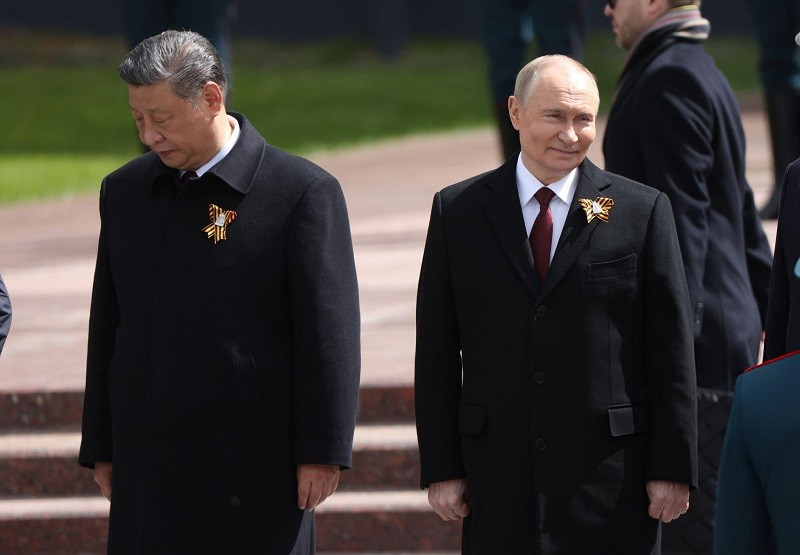 Ông Tập Cận Bình và ông Vladimir Putin tại Moscow ngày 9/5. Ảnh: Getty