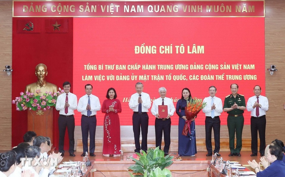 Tổng Bí thư làm việc với Đảng ủy Mặt trận Tổ quốc, các đoàn thể Trung ương