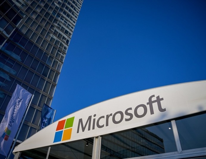Microsoft bị kiện vì dùng sách trái phép huấn luyện AI