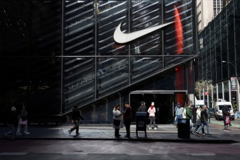 Nike ước tính chi phí năm 2026 tăng 1 tỷ USD vì thuế quan