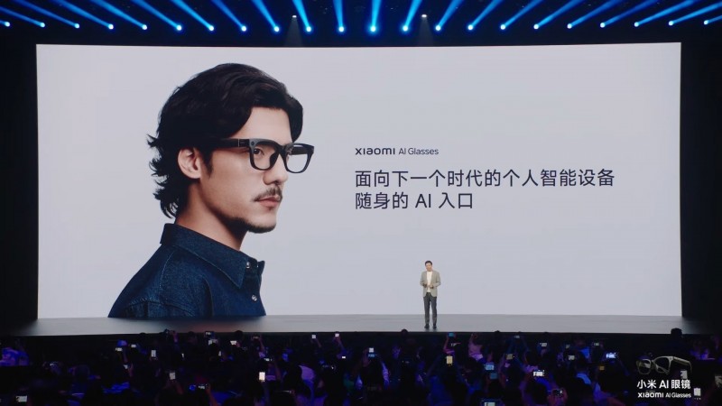 Xiaomi giới thiệu mẫu kính thông minh đầu tiên – Xiaomi AI Glasses – tại sự kiện “Xiaomi Human, Car and Home Ecosystem” diễn ra ngày 26/6. Ảnh: Xiaomi.