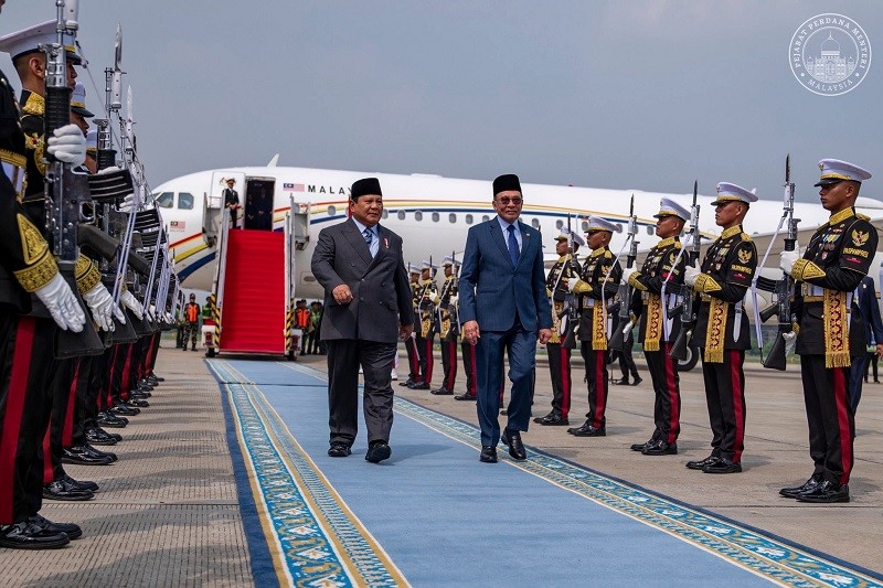 Tổng thống Indonesia Prabowo Subianto và Phiên bản chính thức của 555Win Malaysia Anwar Ibrahim tại Jakarta ngày 27/6. Ảnh: Facebook/@Anwar Ibrahim