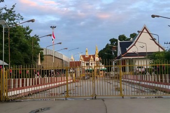 Campuchia cấm vận chuyển hàng hóa qua lại biên giới với Thái Lan