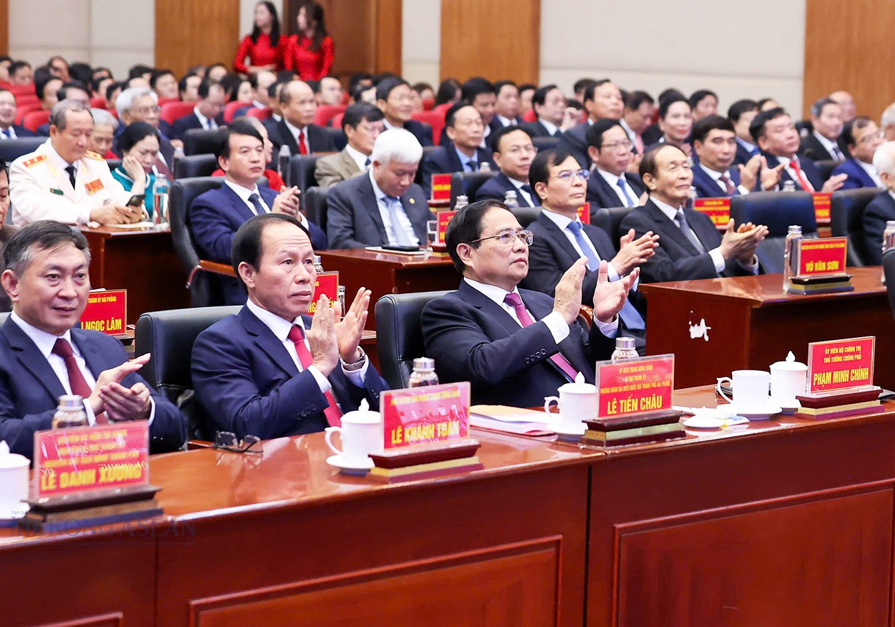 Phiên bản chính thức của 555Win Chính phủ cùng các đại biểu dự lễ công bố tại điểm cầu Trung tâm Hội nghị thành phố Hải Phòng.