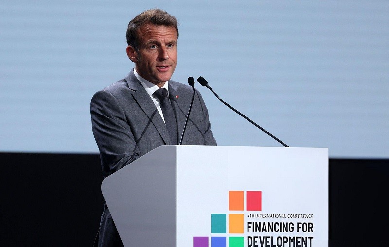 Tổng thống Macron tại Hội nghị Quốc tế về Tài chính Phát triển ngày 30/6. Ảnh: AFP