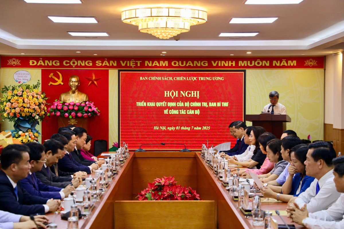  Hội nghị công bố quyết định của Bộ Chính trị và Ban Bí thư về việc điều động, bổ nhiệm nhân sự Ban Chính sách, chiến lược Trung ương 
