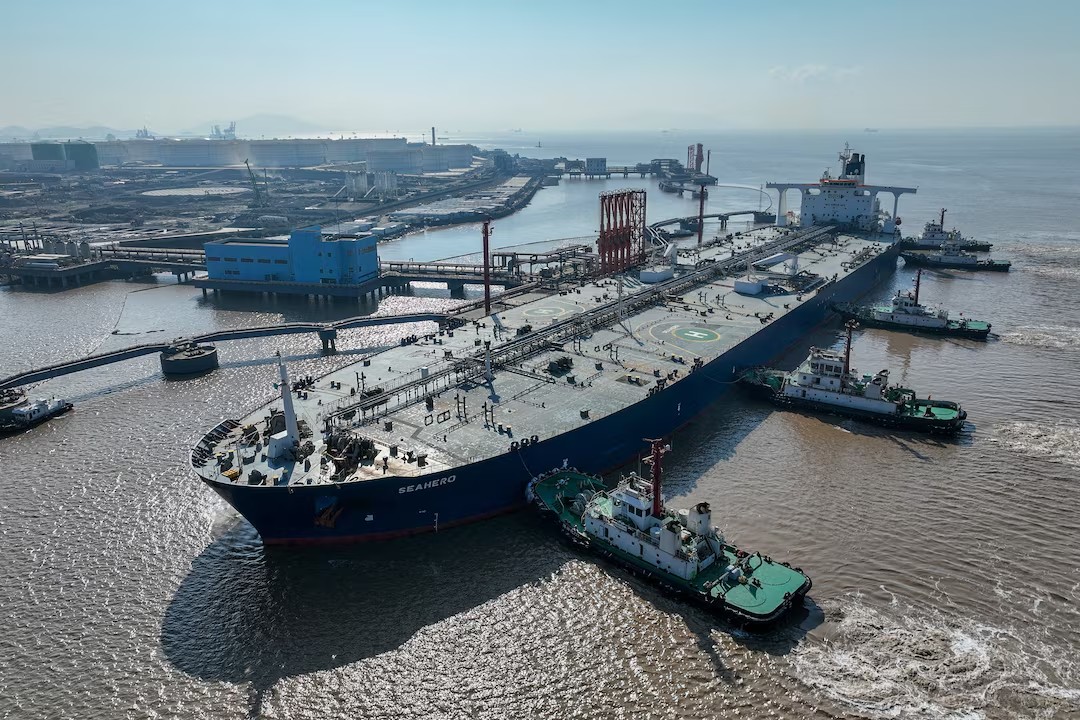 Giá dầu ổn định, thị trường chờ đợi cuộc họp của OPEC+
