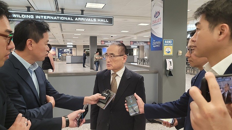 Cố vấn An ninh Quốc gia Hàn Quốc Wi Sung-lac tại Sân bay Quốc tế Dulles (Mỹ) ngày 6/7. Ảnh: Yonhap