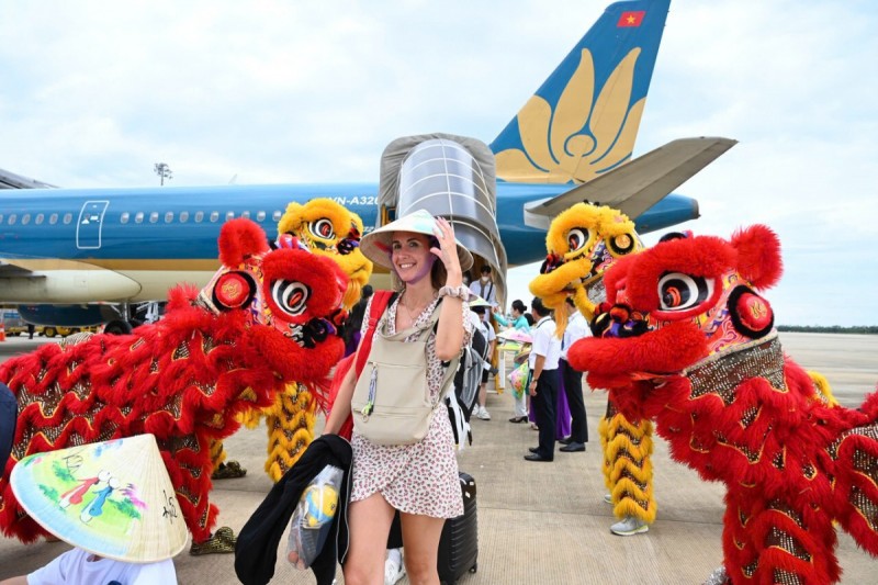 Vietnam Airlines đón hành khách thứ 350 triệu sau 30 năm thành lập