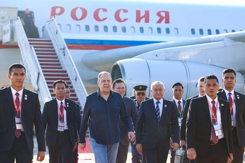 Ông Lavrov tại căn cứ Không quân Hoàng gia Malaysia ngày 10/7. Ảnh: Russian Foreign Ministry