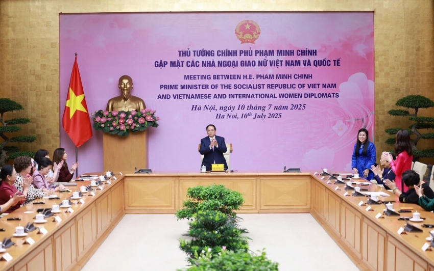Thủ tướng: Việt Nam rất coi trọng sự đóng góp của phụ nữ