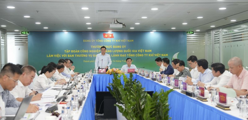Thường trực Đảng ủy Petrovietnam làm việc với PV GAS