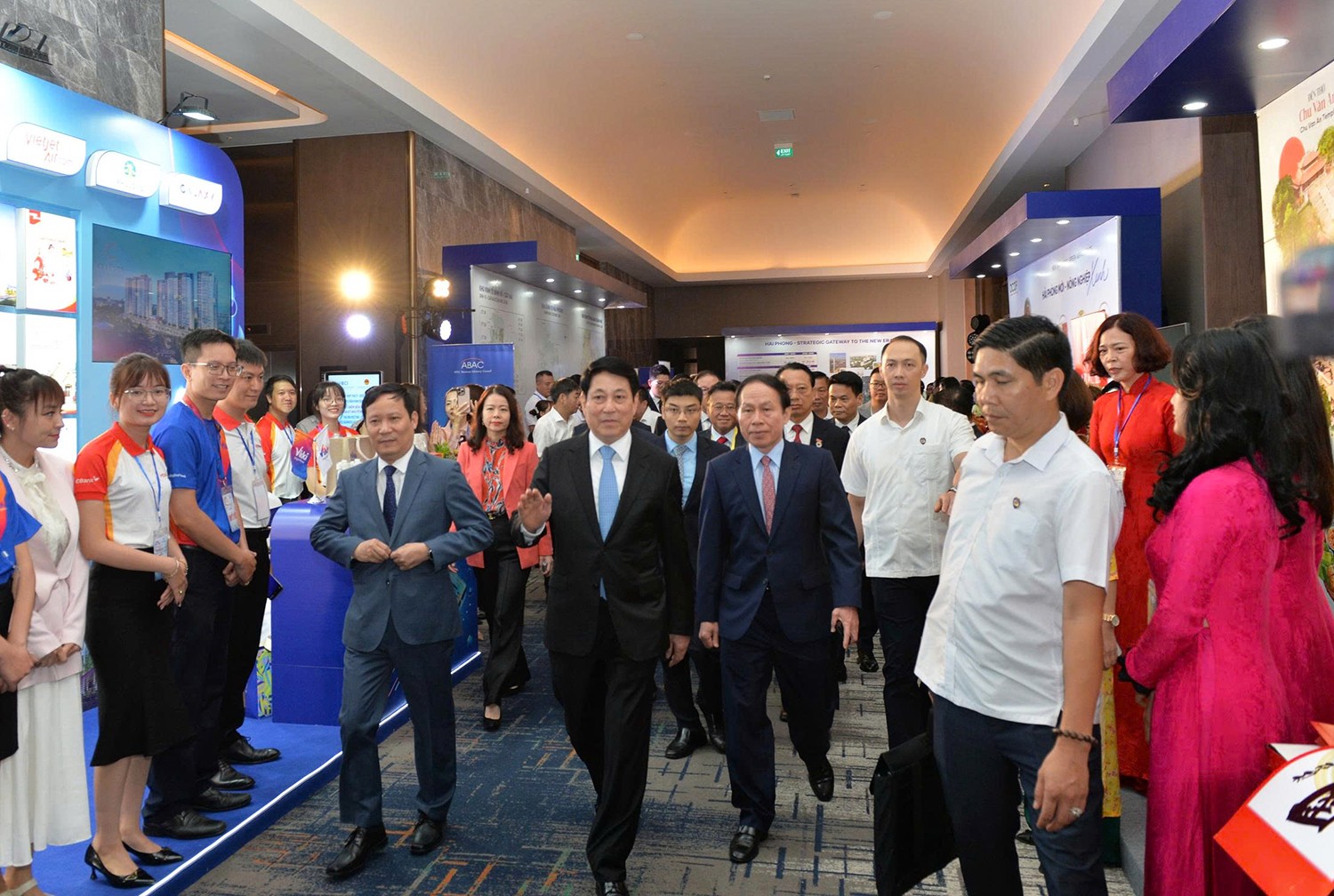 Chủ tịch nước Lương Cường và các đại biểu tới dự khai mạc ABAC III.