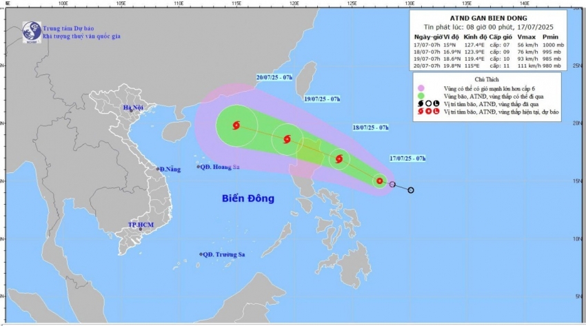 Áp thấp nhiệt đới tiến gần Biển Đông, khả năng mạnh lên thành bão