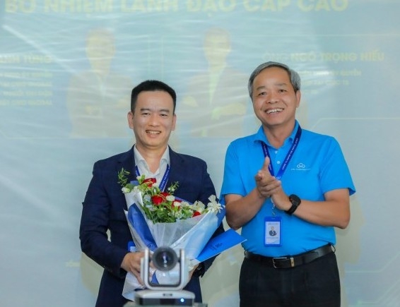 cmc bo nhiem 2 pho chu tich dieu hanh moi