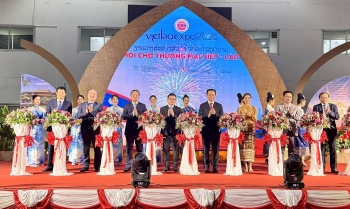 Hàng trăm sản phẩm Việt khẳng định vị thế tại VIETLAO EXPO 2025