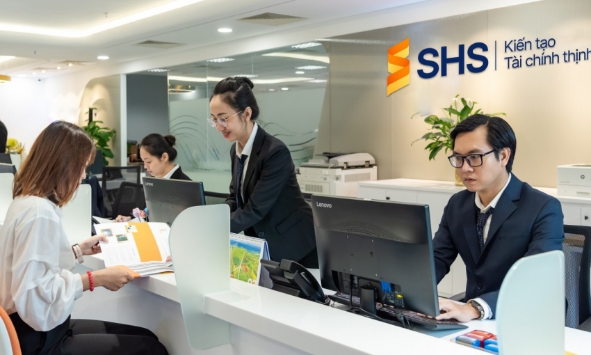 shs thay tong giam doc bao lai hon 1600 ty do ng